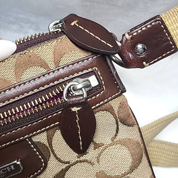Coach Signature Jacquard Shoulder Bag Crossbody #42190 w/ hangtag - Picture 15 of 16